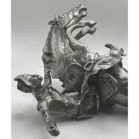 1983 CHILMARK ? Cheyenne inspired by Fredric Remington ? As Is No stand No Base - Picture 7 of 9